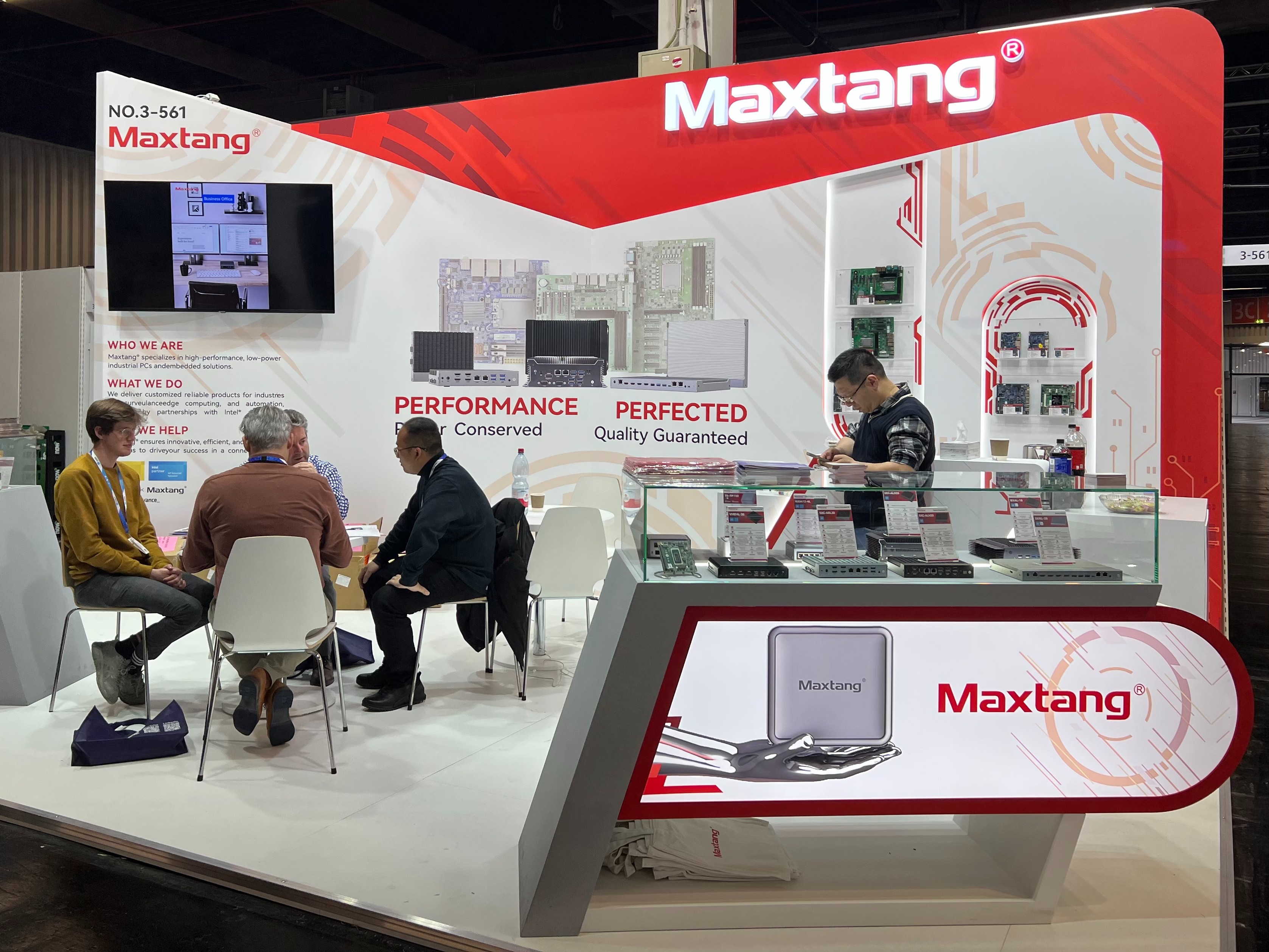 爱体育(中国)计算机闪耀2025德国纽伦堡嵌入式展览会Embedded World